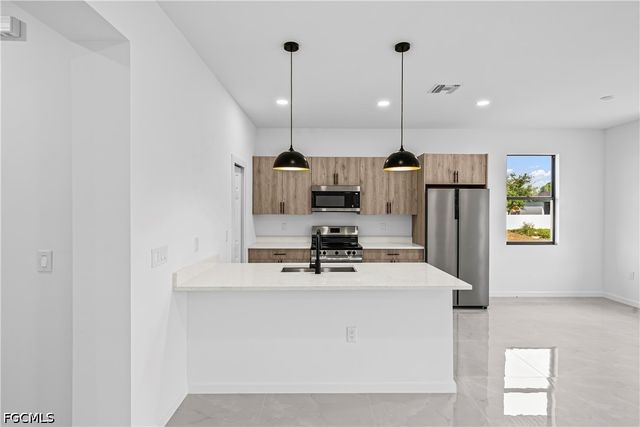 3305 43rd ST W, Lehigh Acres, FL 33971
