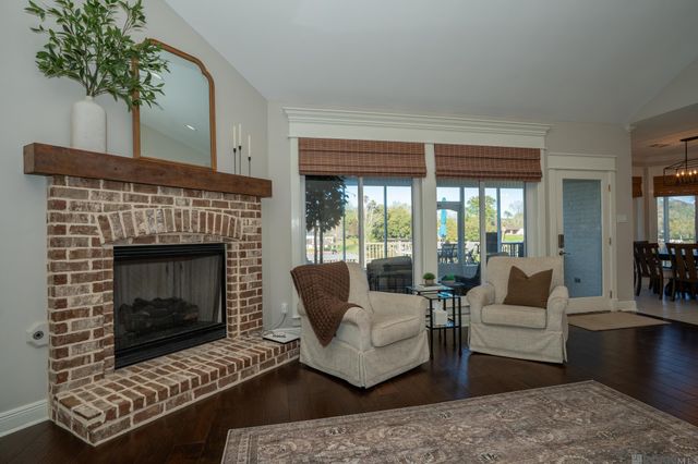 14164 Bayou Terrace Dr, St Amant, LA 70774