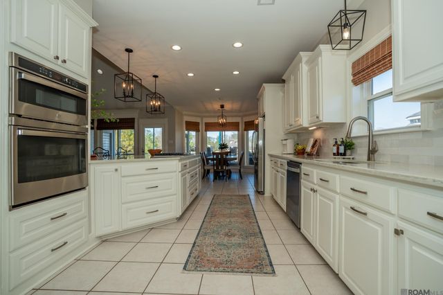 14164 Bayou Terrace Dr, St Amant, LA 70774