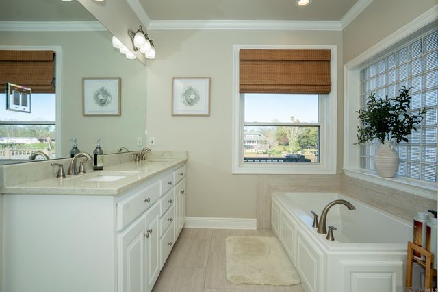 14164 Bayou Terrace Dr, St Amant, LA 70774