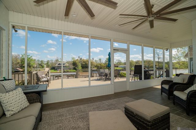 14164 Bayou Terrace Dr, St Amant, LA 70774