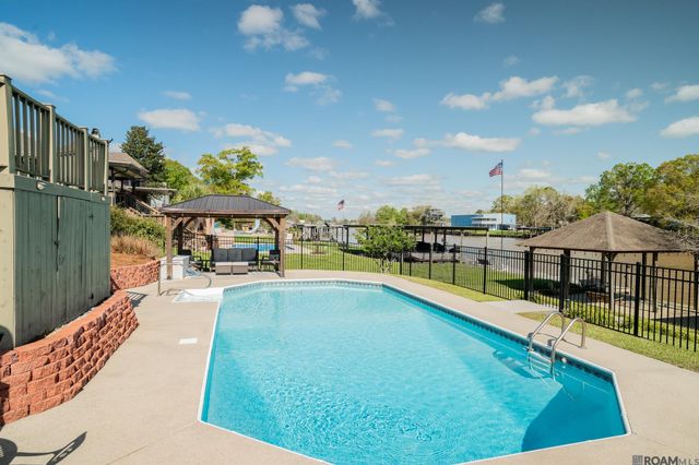 14164 Bayou Terrace Dr, St Amant, LA 70774