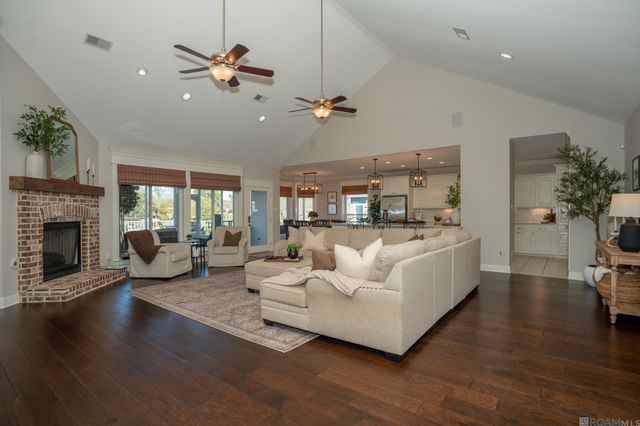 14164 Bayou Terrace Dr, St Amant, LA 70774