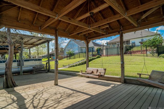 14164 Bayou Terrace Dr, St Amant, LA 70774