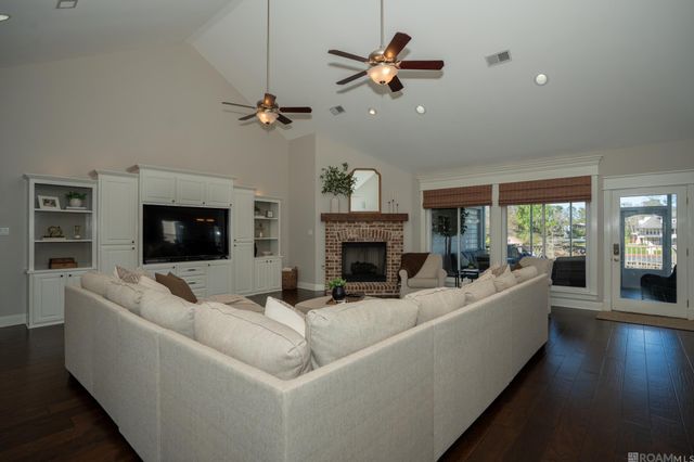 14164 Bayou Terrace Dr, St Amant, LA 70774