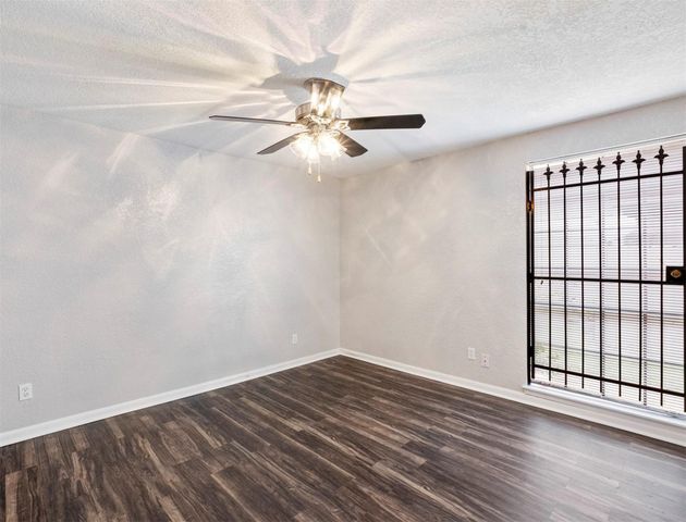 12500 Sandpiper Drive 27, Houston, TX 77035