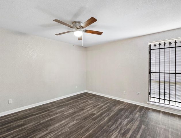 12500 Sandpiper Drive 27, Houston, TX 77035