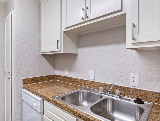 12500 Sandpiper Drive 27, Houston, TX 77035