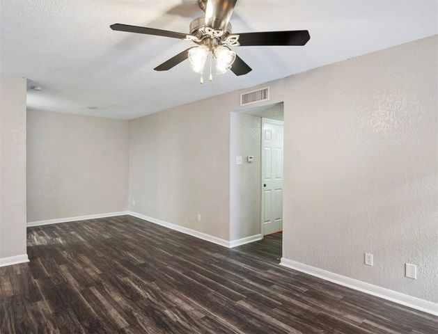 12500 Sandpiper Drive 27, Houston, TX 77035