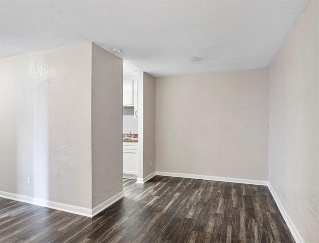 12500 Sandpiper Drive 27, Houston, TX 77035
