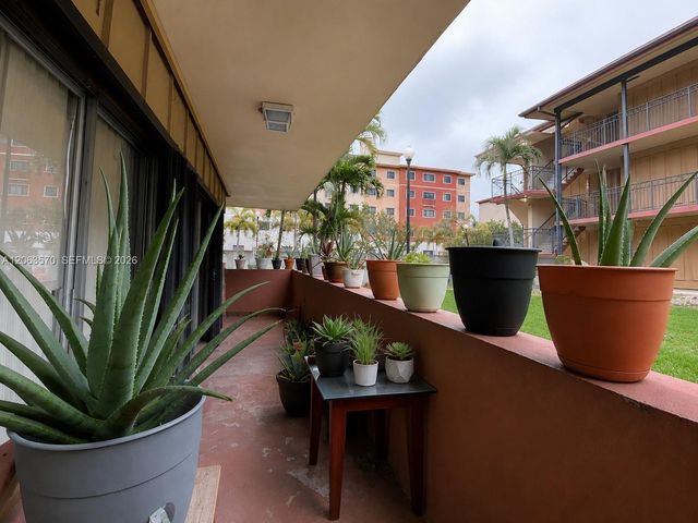 4850 SW 63rd Terrace 313, Davie, FL 33314