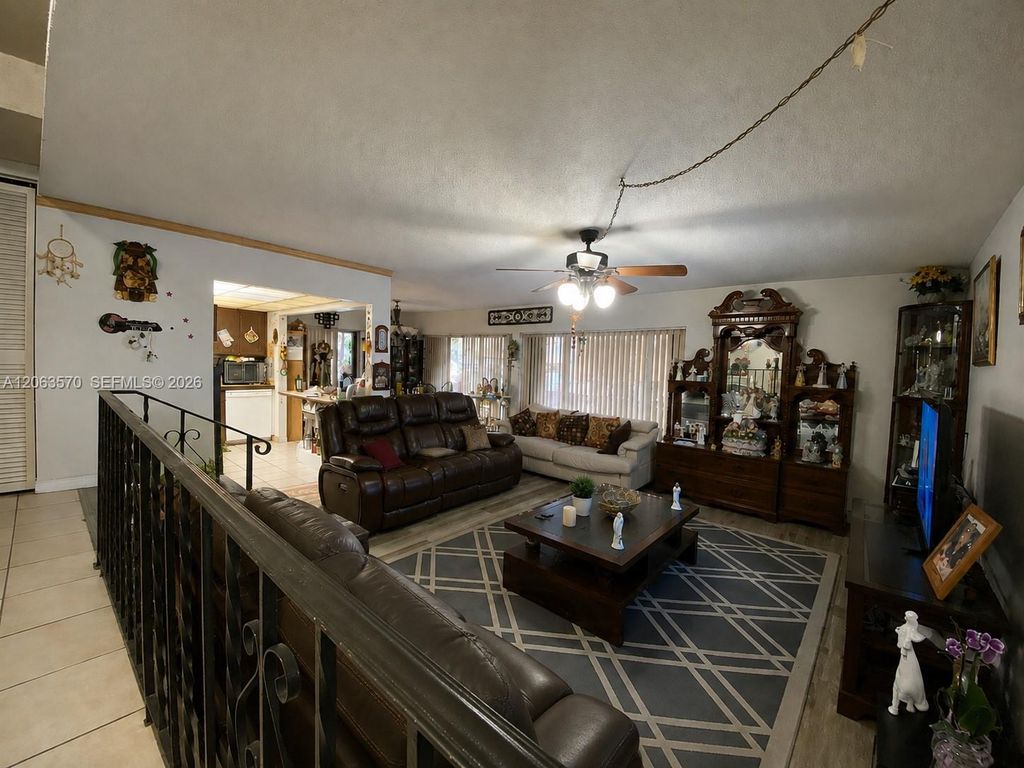 4850 SW 63rd Terrace 313, Davie, FL 33314