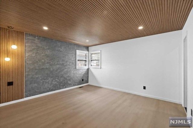 32 Luhman Terrace, Secaucus, NJ 07094