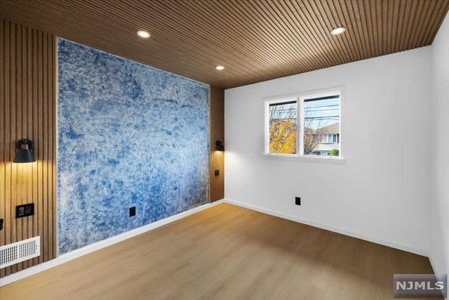 32 Luhman Terrace, Secaucus, NJ 07094