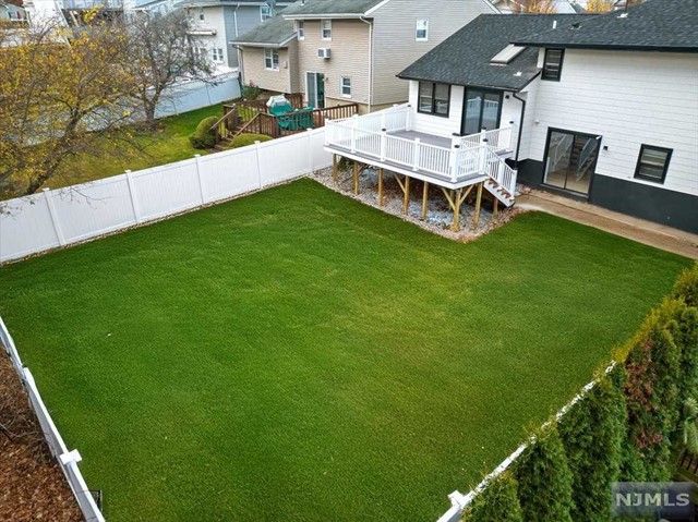 32 Luhman Terrace, Secaucus, NJ 07094