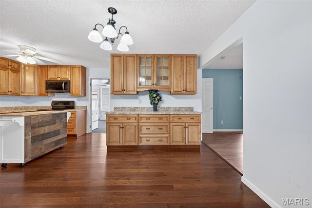 21 Lemon Tree Drive, St Peters, MO 63376