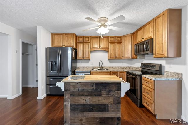 21 Lemon Tree Drive, St Peters, MO 63376