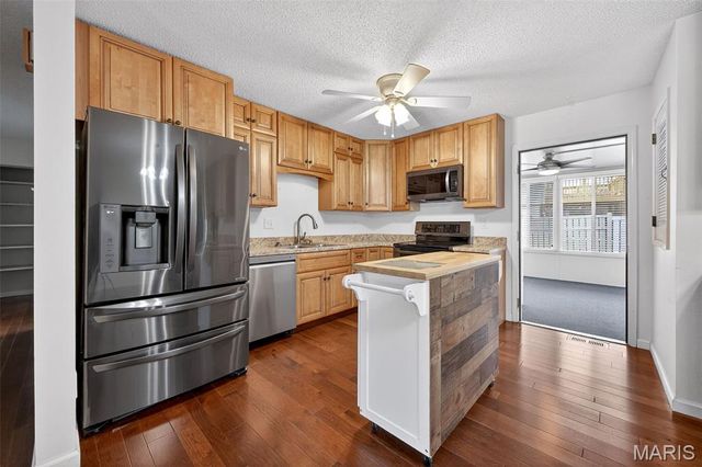 21 Lemon Tree Drive, St Peters, MO 63376