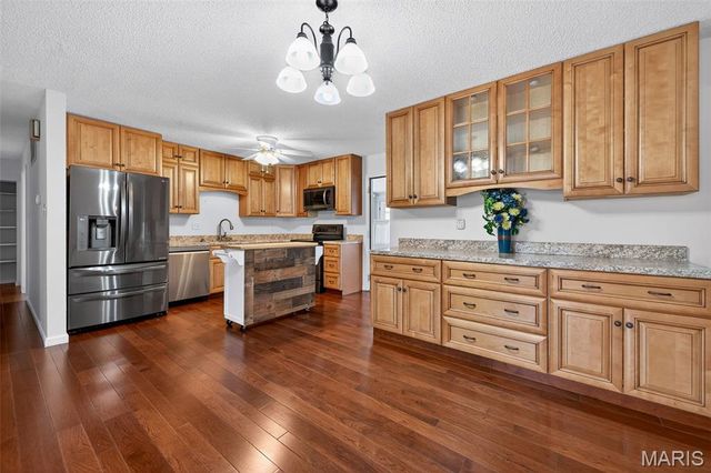 21 Lemon Tree Drive, St Peters, MO 63376