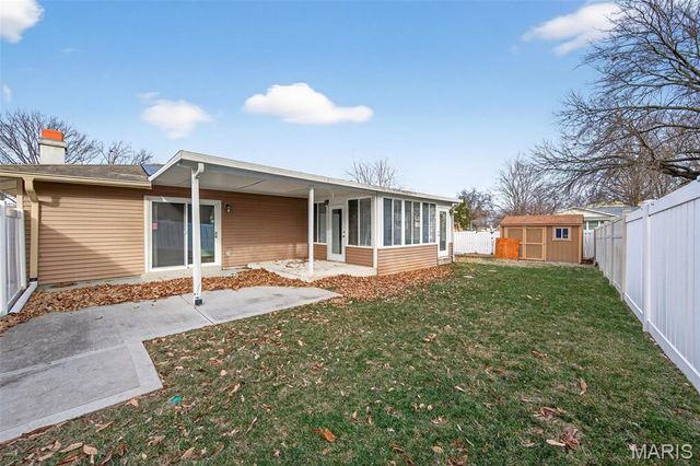 21 Lemon Tree Drive, St Peters, MO 63376