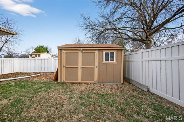 21 Lemon Tree Drive, St Peters, MO 63376