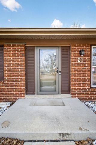 21 Lemon Tree Drive, St Peters, MO 63376