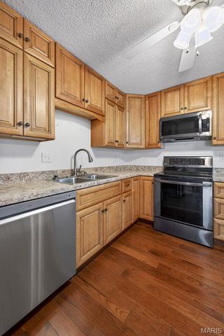 21 Lemon Tree Drive, St Peters, MO 63376