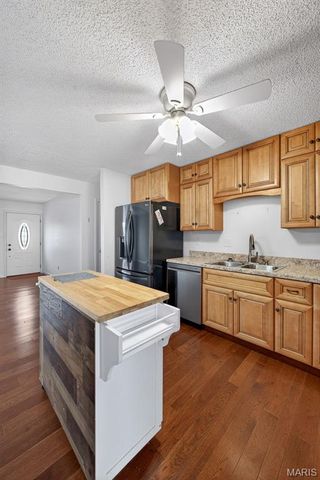 21 Lemon Tree Drive, St Peters, MO 63376