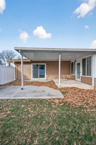 21 Lemon Tree Drive, St Peters, MO 63376