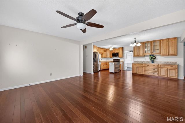 21 Lemon Tree Drive, St Peters, MO 63376