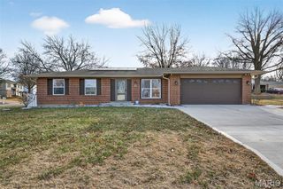 21 Lemon Tree Drive, St Peters, MO 63376