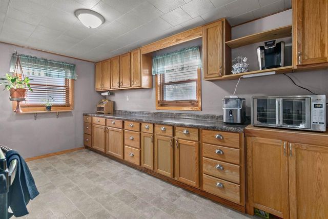 215 E WINNEBAGO STREET, Appleton, WI 54911