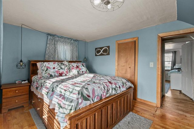 215 E WINNEBAGO STREET, Appleton, WI 54911