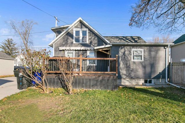 215 E WINNEBAGO STREET, Appleton, WI 54911