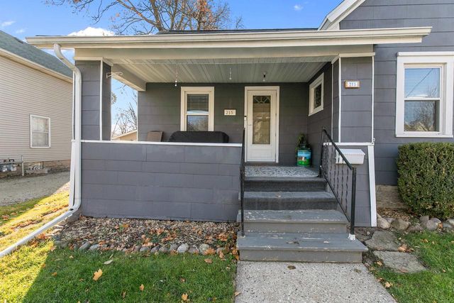 215 E WINNEBAGO STREET, Appleton, WI 54911