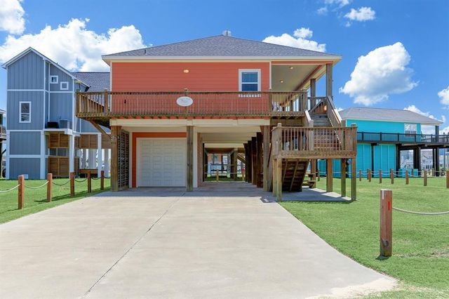 934 S Cove, Crystal Beach, TX 77650