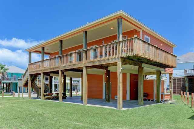 934 S Cove, Crystal Beach, TX 77650