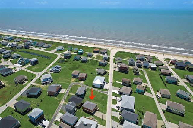 934 S Cove, Crystal Beach, TX 77650