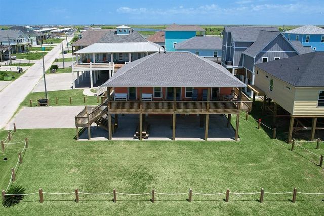 934 S Cove, Crystal Beach, TX 77650