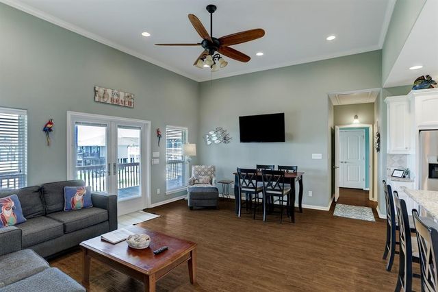934 S Cove, Crystal Beach, TX 77650