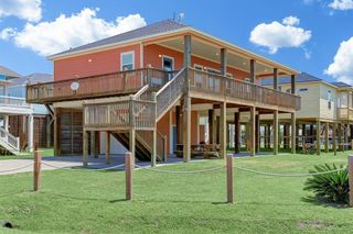 934 S Cove, Crystal Beach, TX 77650