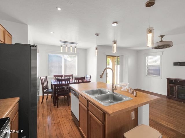 10911 W MEADOWBROOK Avenue, Phoenix, AZ 85037