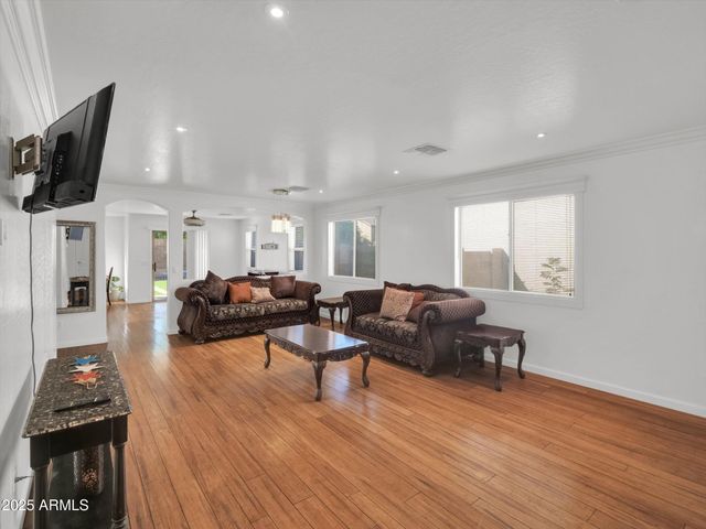 10911 W MEADOWBROOK Avenue, Phoenix, AZ 85037