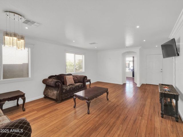 10911 W MEADOWBROOK Avenue, Phoenix, AZ 85037