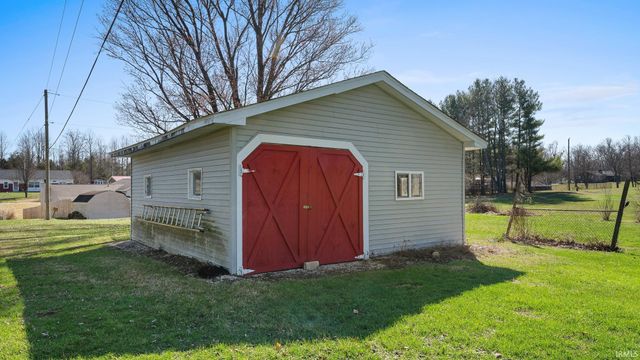 3322 Tunnelton Road, Bedford, IN 47421