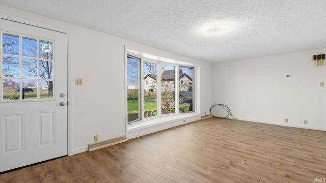 3322 Tunnelton Road, Bedford, IN 47421