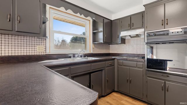 3322 Tunnelton Road, Bedford, IN 47421