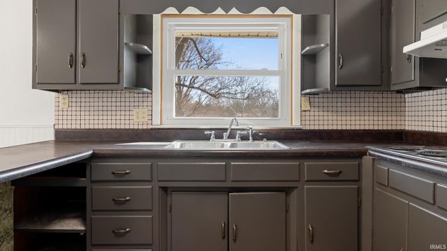 3322 Tunnelton Road, Bedford, IN 47421