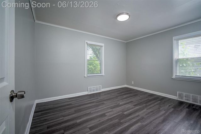 10760 Troy Street, Oak Park, MI 48237