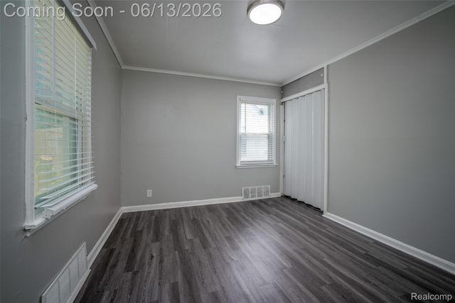 10760 Troy Street, Oak Park, MI 48237